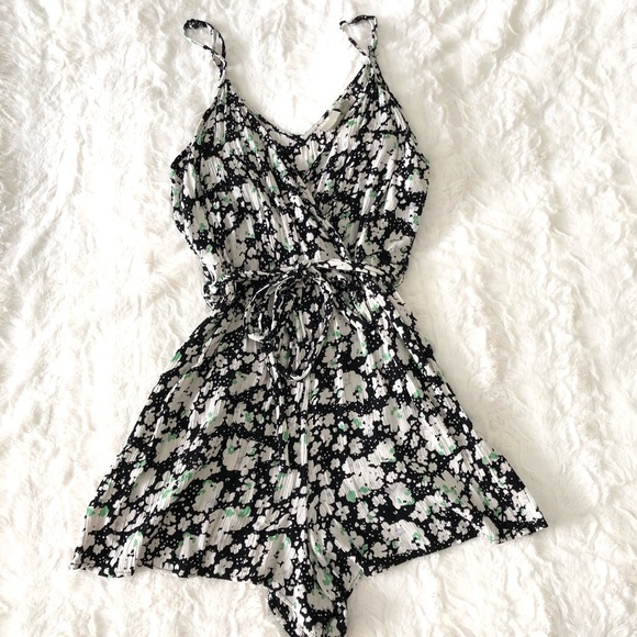 ASOS Floral Romper - Picture 4 of 7